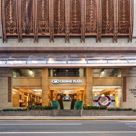 Crowne Plaza Shanghai Nanjing Road By Ihg Exterior foto The entrance of the hotel