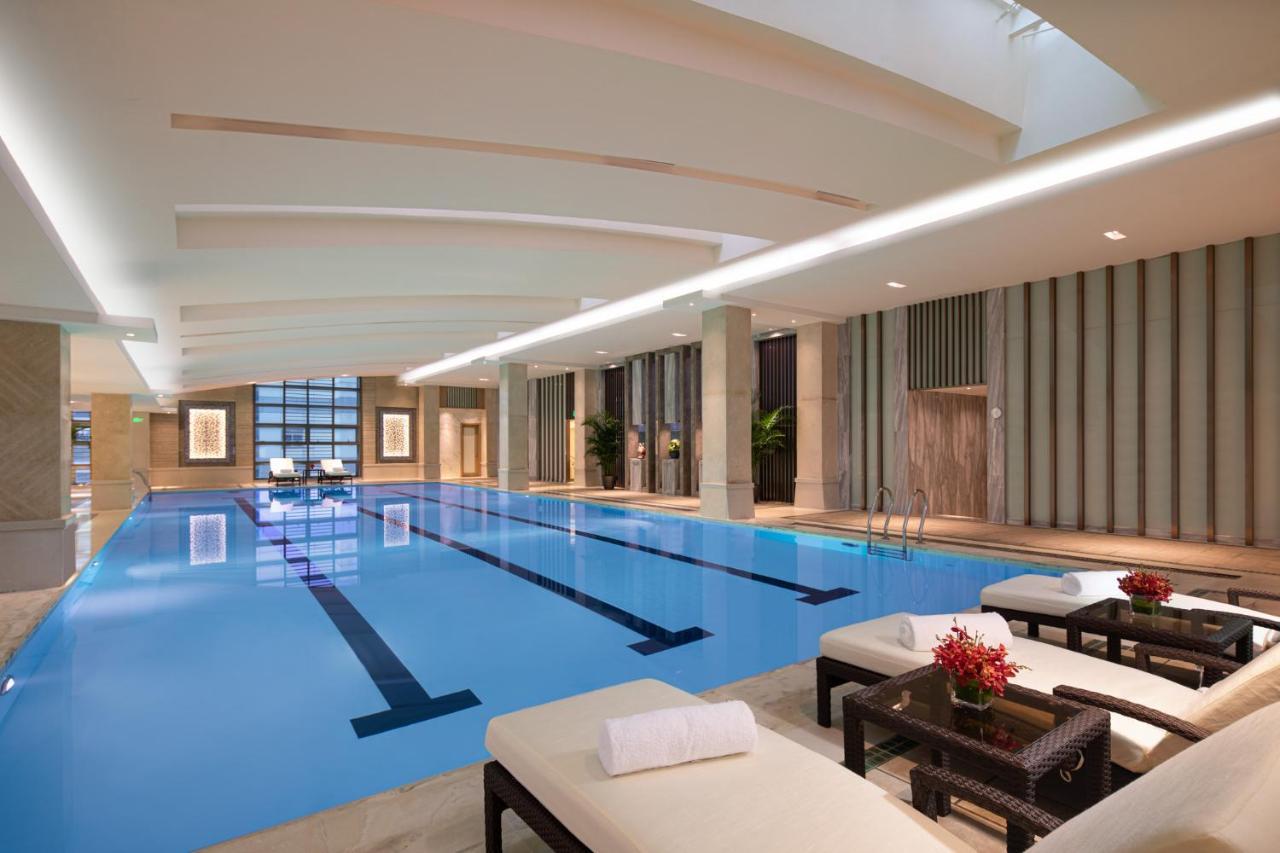 Crowne Plaza Shanghai Nanjing Road By Ihg Exterior foto The pool at the spa