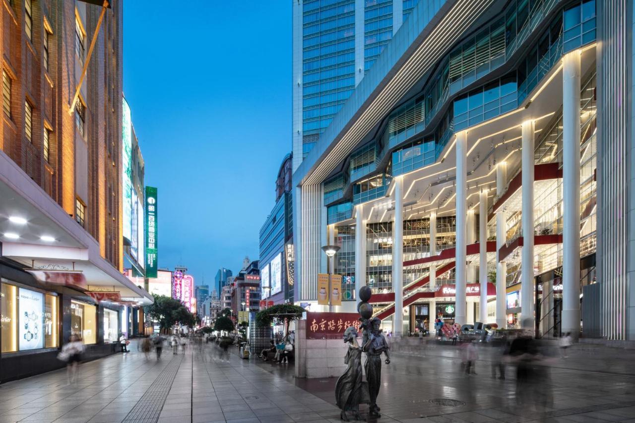 Crowne Plaza Shanghai Nanjing Road By Ihg Exterior foto The shopping mall