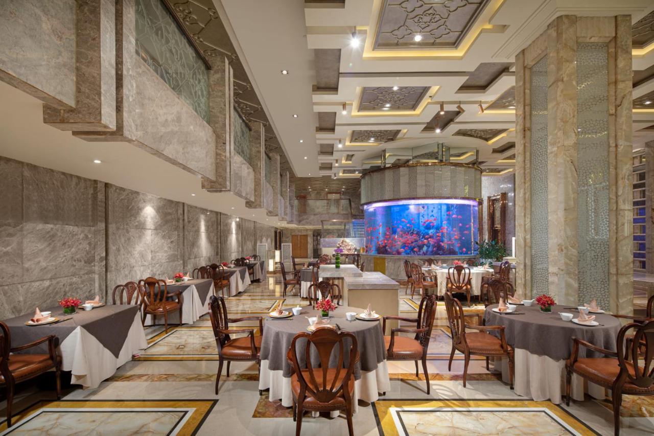 Crowne Plaza Shanghai Nanjing Road By Ihg Exterior foto The restaurant