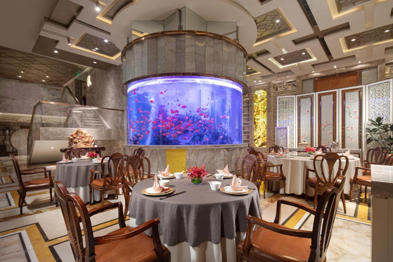 Crowne Plaza Shanghai Nanjing Road By Ihg Exterior foto Interior of the restaurant