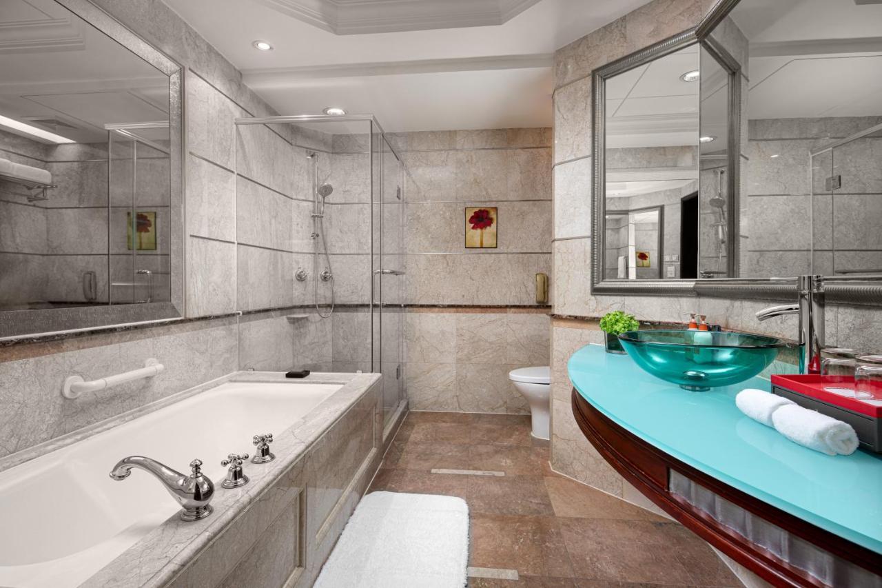 Crowne Plaza Shanghai Nanjing Road By Ihg Exterior foto Bathroom